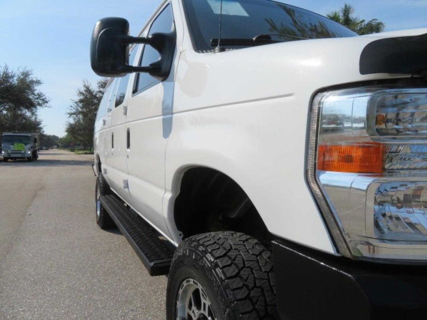 2014 White /GRAY Ford E-Series Wagon XLT (1FBSS3BL6ED) , AUTOMATIC transmission, located at 4301 Oak Circle #19, Boca Raton, FL, 33431, (954) 561-2499, 26.388861, -80.084038 - Photo#45